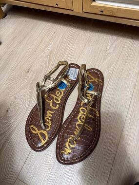 Sam Edelman Gold Metallic T-Strap Brown Croc Footbed Sandals